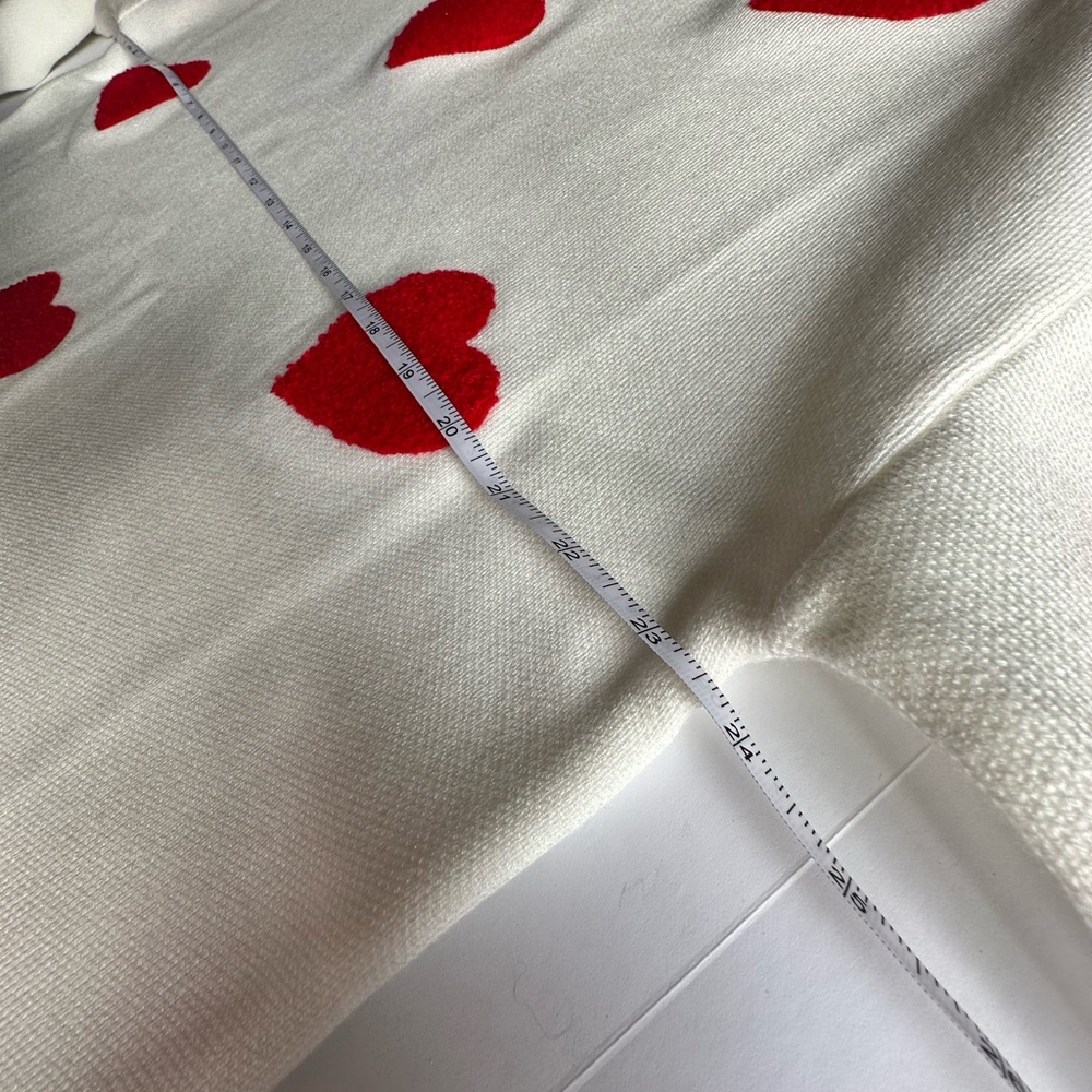 Heart Patterned Crew Neck Sweater - Cream and Red- M, L, XL - Picture 4 of 8